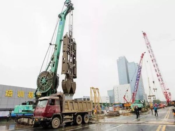 濮阳市吊车出租电话_石碣镇水南村吊车出租：解决问题就要找对方法